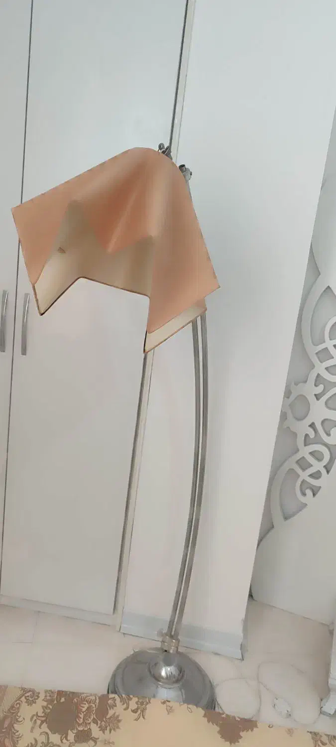 یک عدد اباژور سالم|چراغ خواب و آباژور|پاکدشت, پاکدشت (مامازند)|دیوار