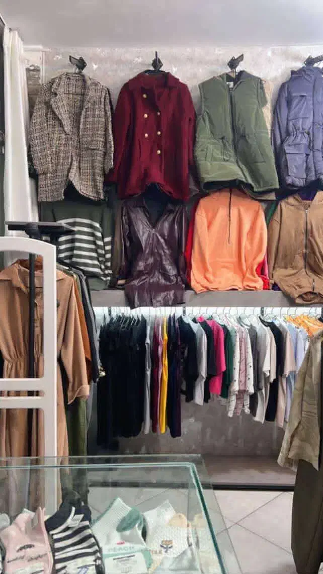 واگذاری پوشاکی باقدرت|اجارهٔ مغازه و غرفه|کرمان, |دیوار