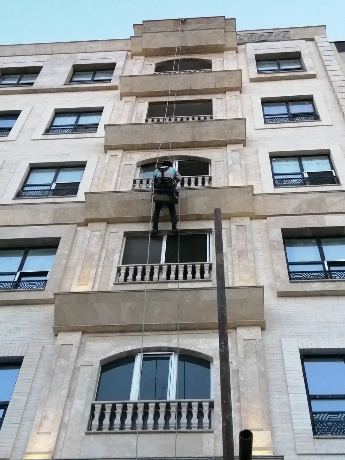 کار در ارتفاع پیچ رولپلاک نما شویی بندباز برق راپل|خدمات پیشه و مهارت|قم, بنیاد|دیوار