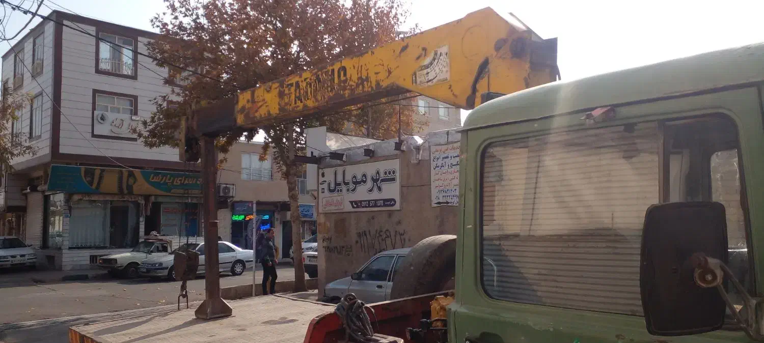 فقط کف و دستگاه فروشیه.جرثقیل ۳تن سه تلسکوپ|خودرو سنگین|محمدیه-قزوین, |دیوار