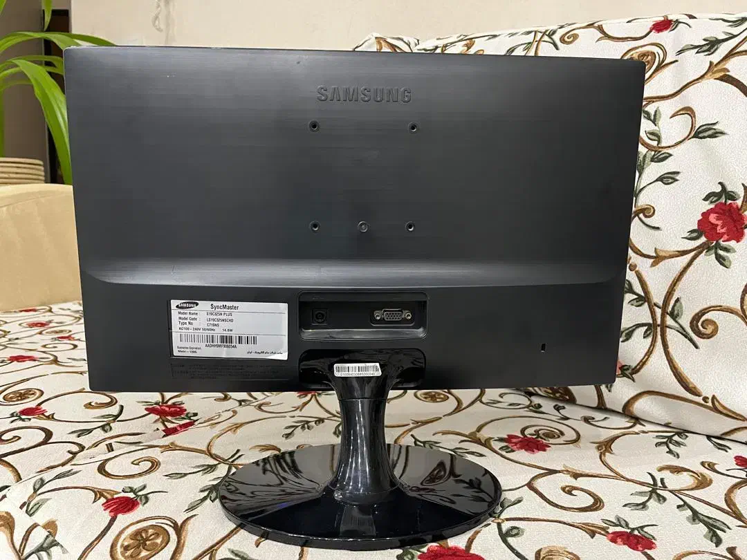 مانیتور ال ای دی ۱۹ اینچ سامسونگ|قطعات و لوازم جانبی رایانه|شیراز, شهرک گلستان شمالی|دیوار
