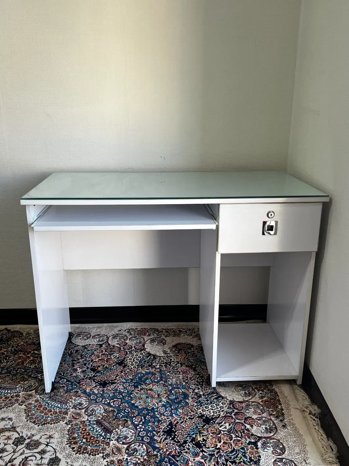 میز تحریر و کامپیوتر|میز تحریر و کامپیوتر|کرمان, |دیوار