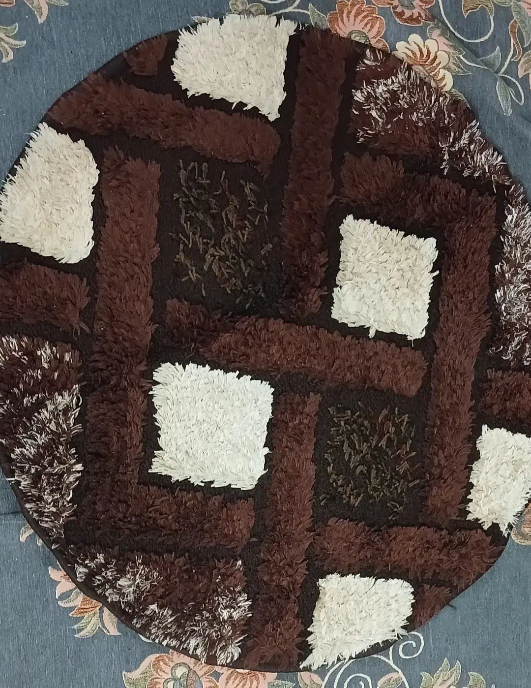 پادری کرم قهوه ای رشته ای|پادری|گلپایگان, |دیوار