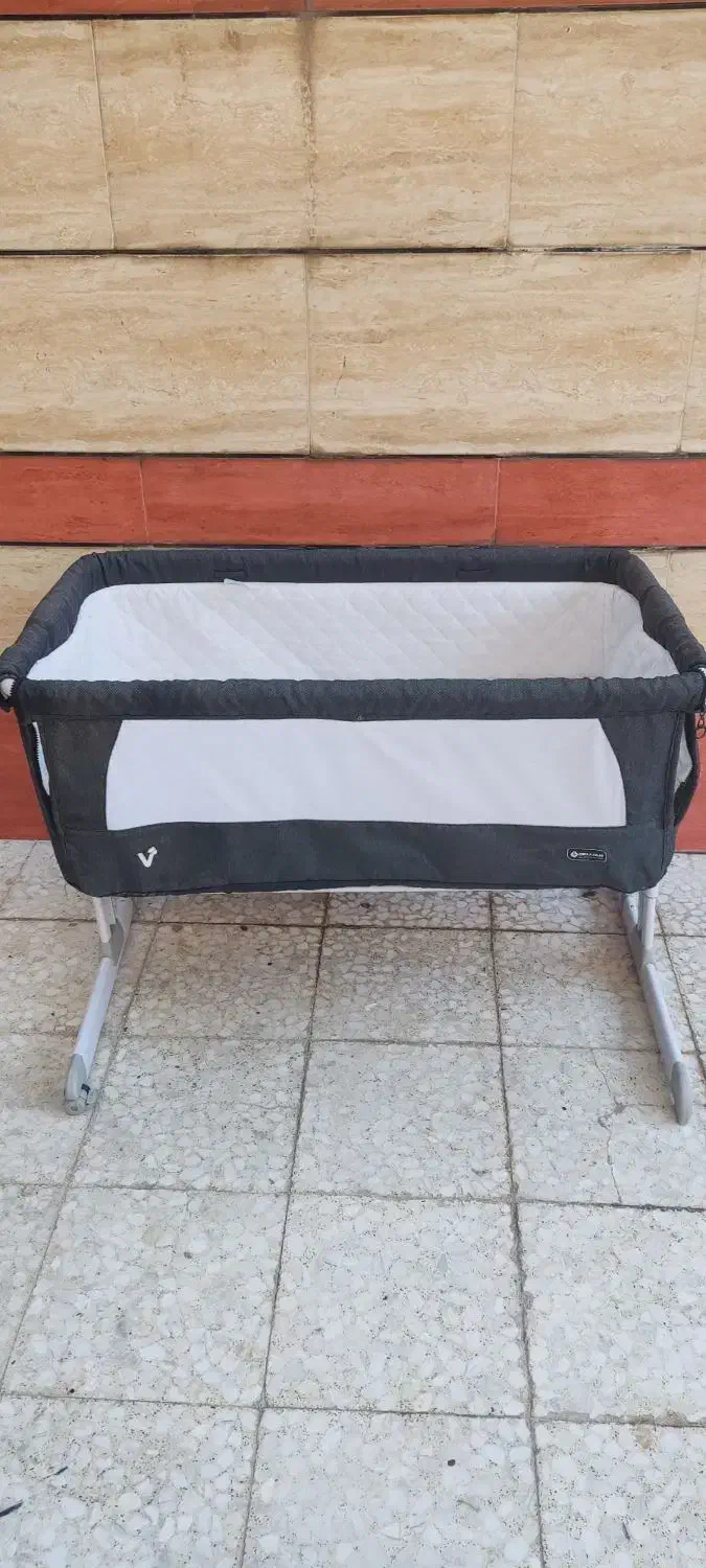 کالسکه وتخت کنار مادر درحد نو|اسباب و اثاث بچه|اندیمشک, |دیوار