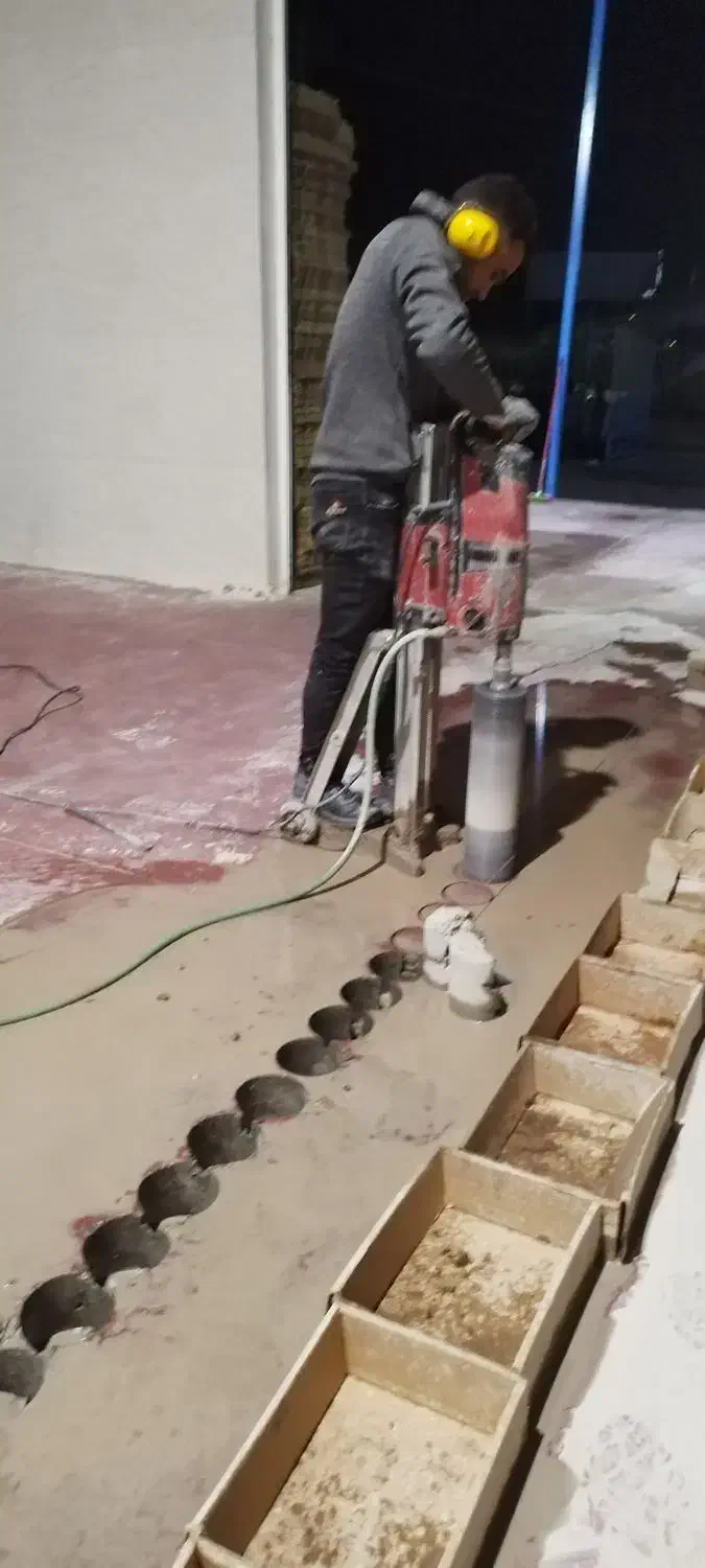 انجام امور کرگیری بتن - سوراخکاری - کرگیر - گردبر|خدمات پیشه و مهارت|کرمان, |دیوار