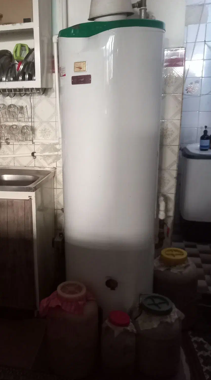 فروش آبگرمکن  گالنی سالم در حد نو زیر قیمت همه جا|آبگرمکن، پکیج، شوفاژ|دورود, |دیوار