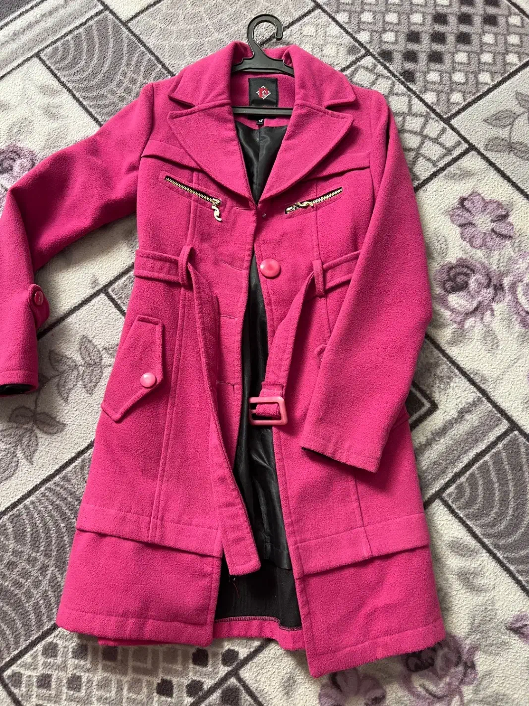 پالتو|لباس|بندر گناوه, |دیوار