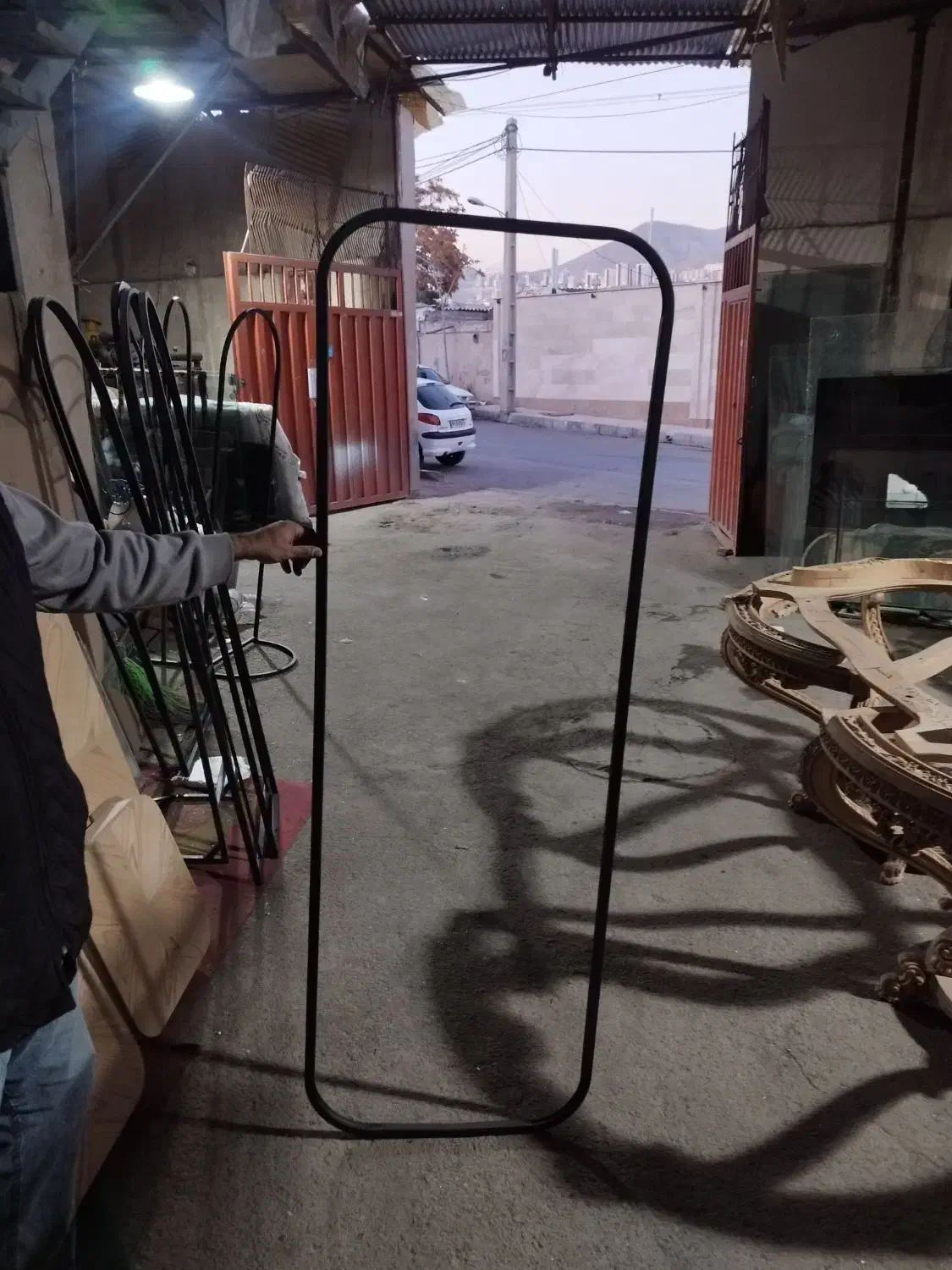 تولید و پخش انواع قاب آینه فلزی گنبدی و طرح دار|آینه|پردیس, شهرک صنعتی خرمدشت فاز ۷|دیوار