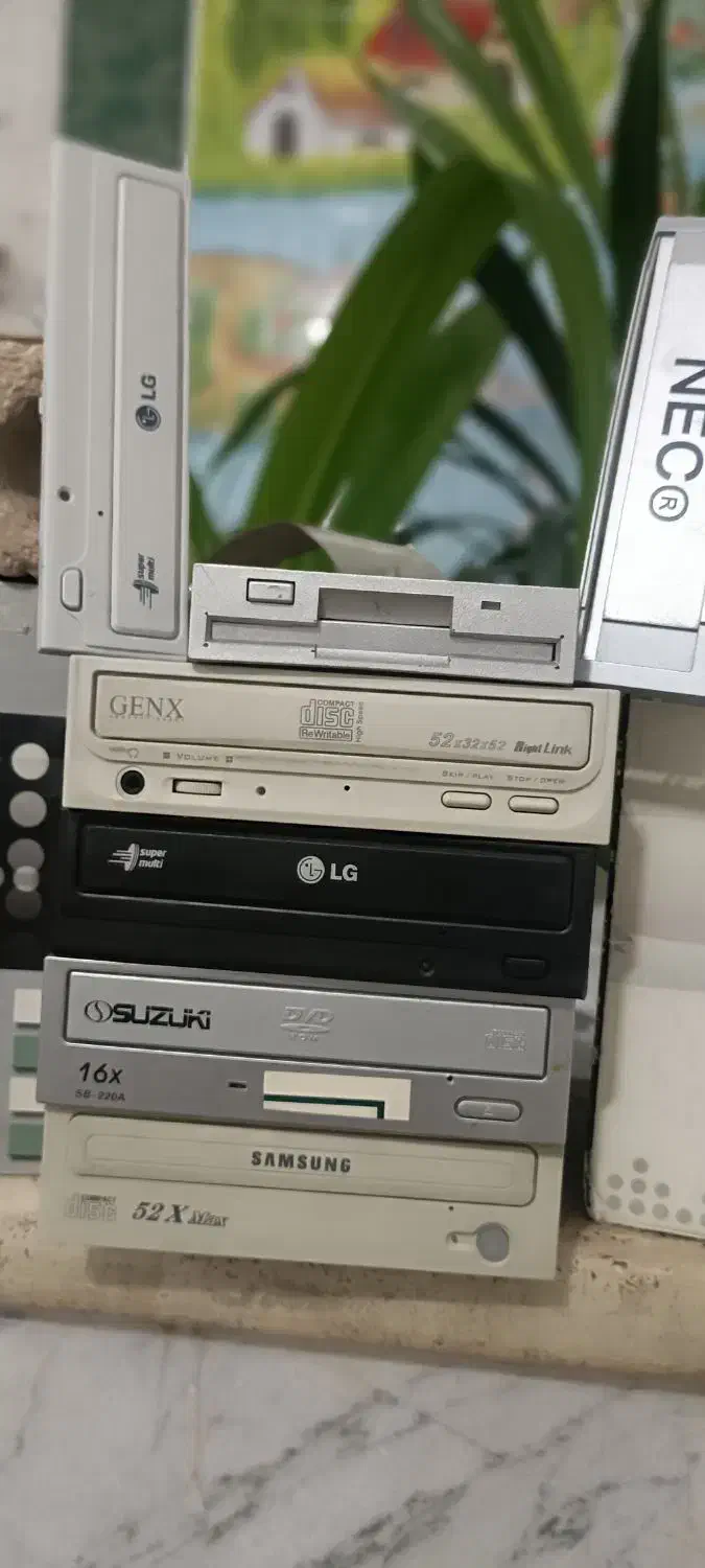 سی دی رام و فلاپی(نوستالوژی)|قطعات و لوازم جانبی رایانه|نجفآباد, یزدانشهر|دیوار