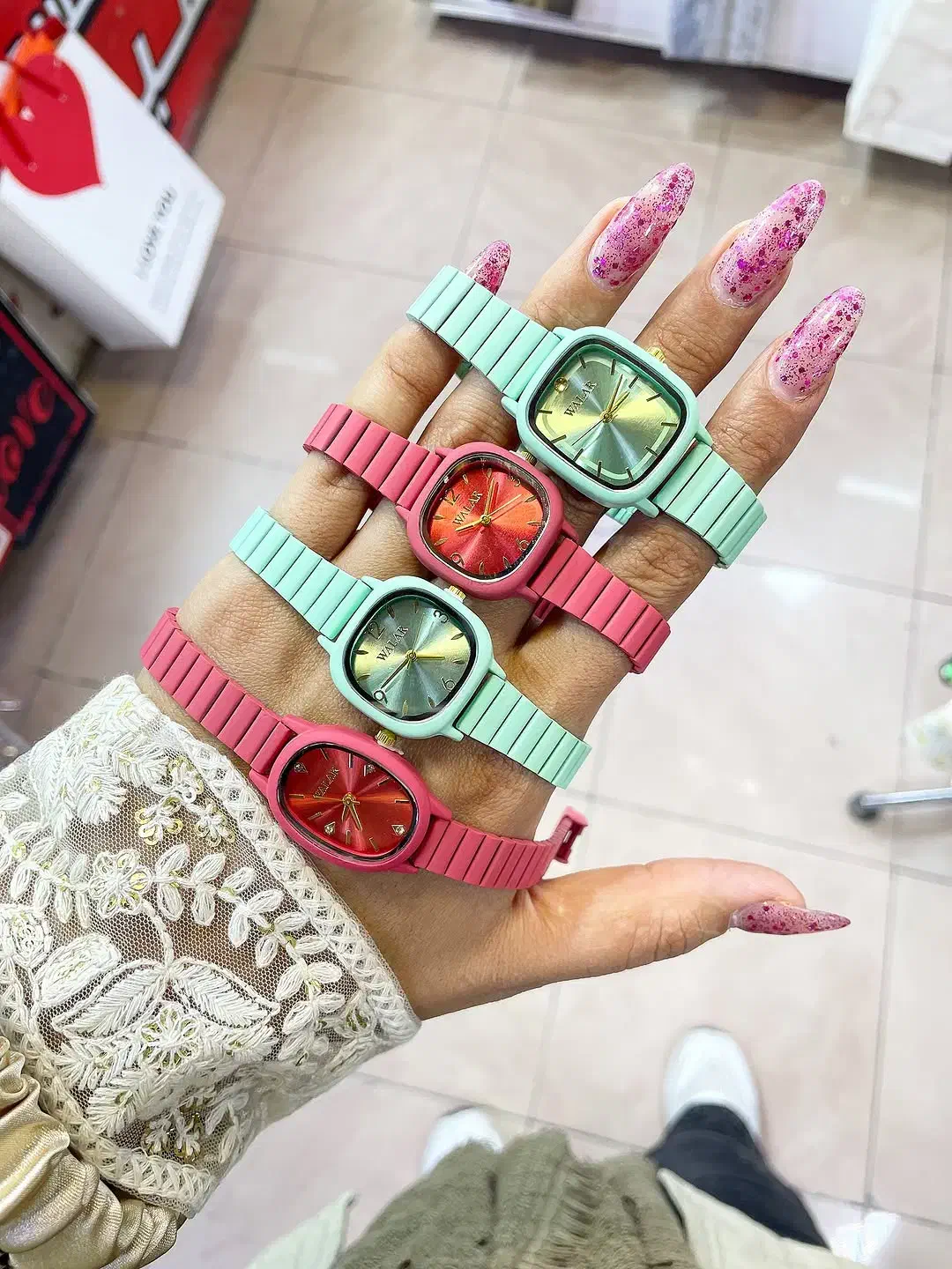 ساعت های استیل رنگی مناسب روز زن|ساعت|قروه, |دیوار