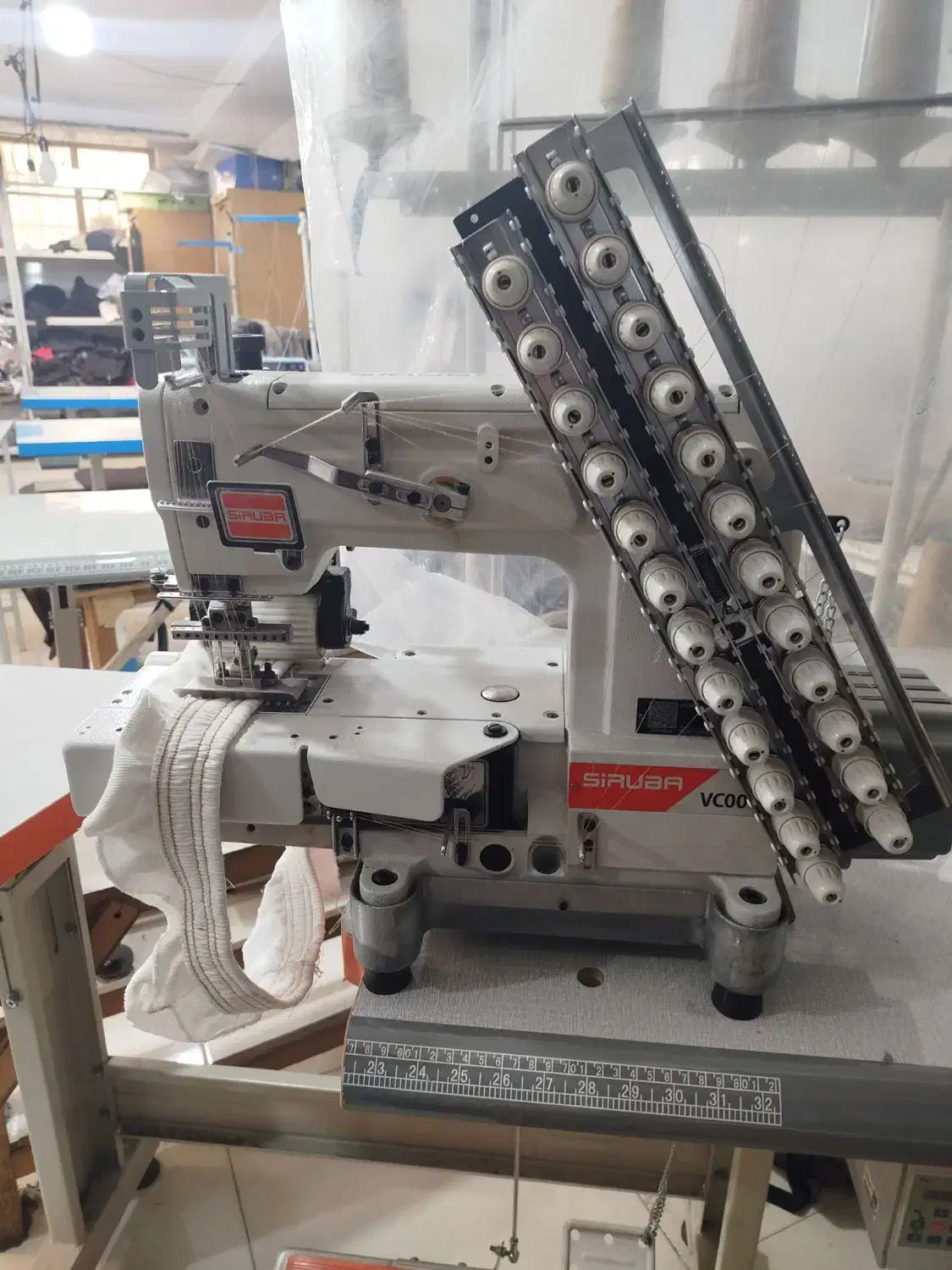 چرخ خیاطی صنعتی کمرکش ۱۲ سوزنه در حد نو|ماشینآلات صنعتی|تهران, بازار|دیوار