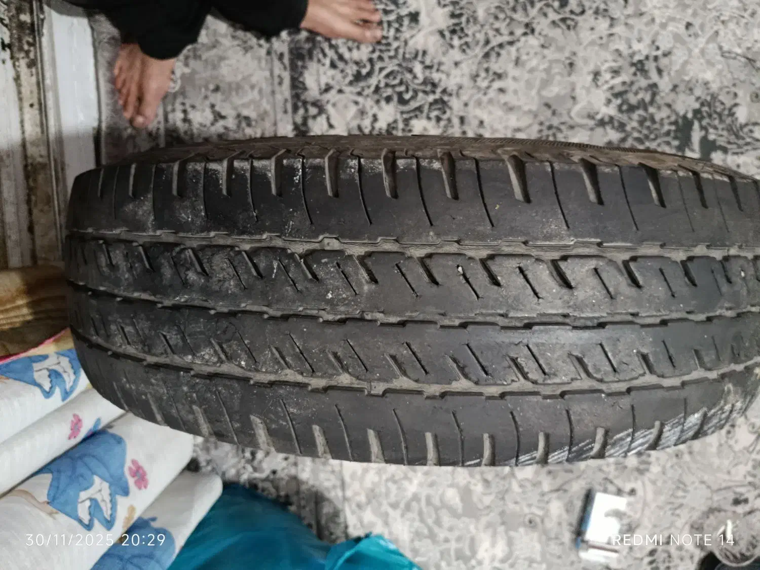 لاستیک مزدا وانت|قطعات یدکی و لوازم جانبی|بومهن, |دیوار