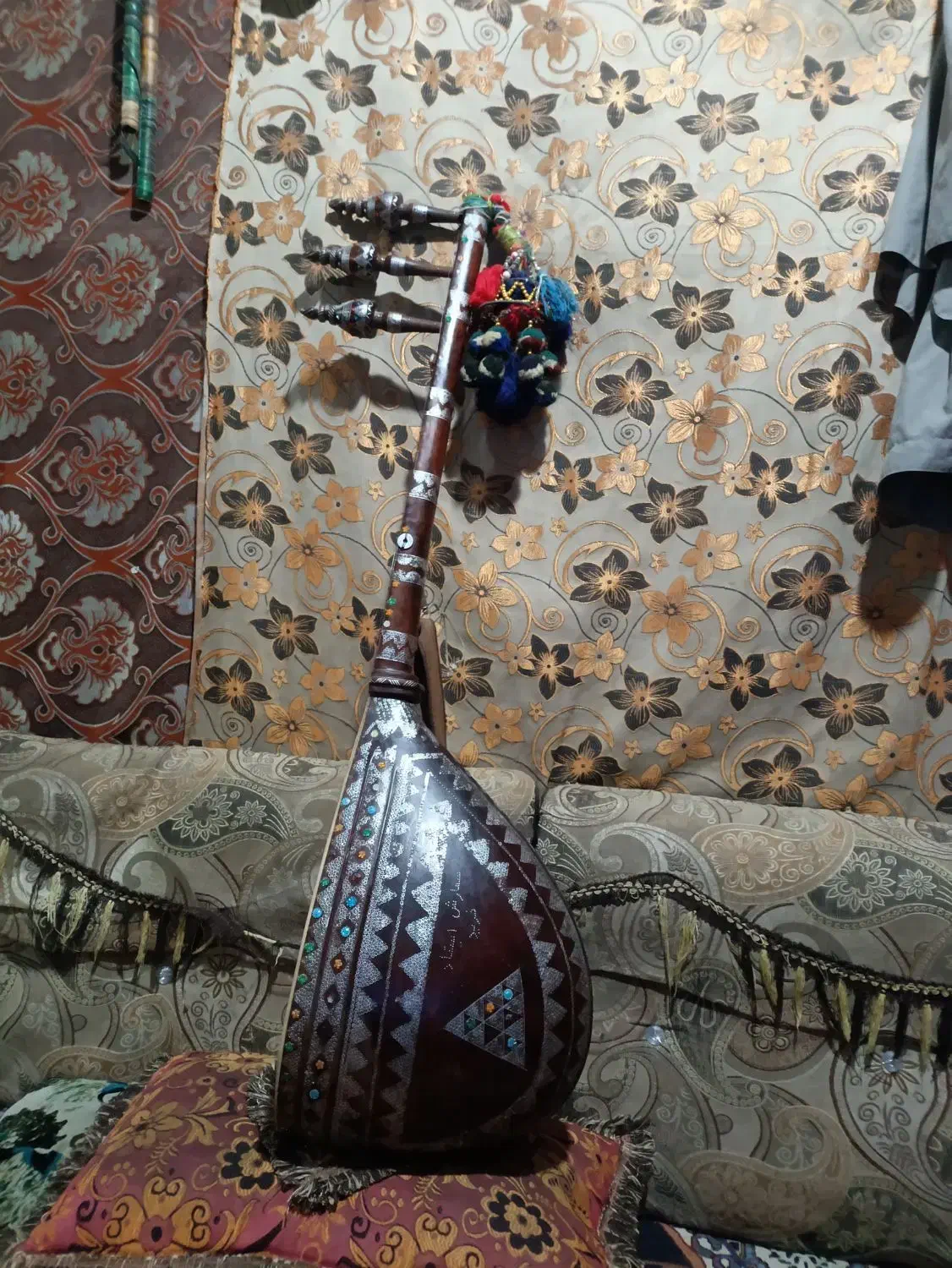 فروش تنبوره بزرگ خوش صدا بدون شکستگی|سازهای سنتی|سراوان, |دیوار