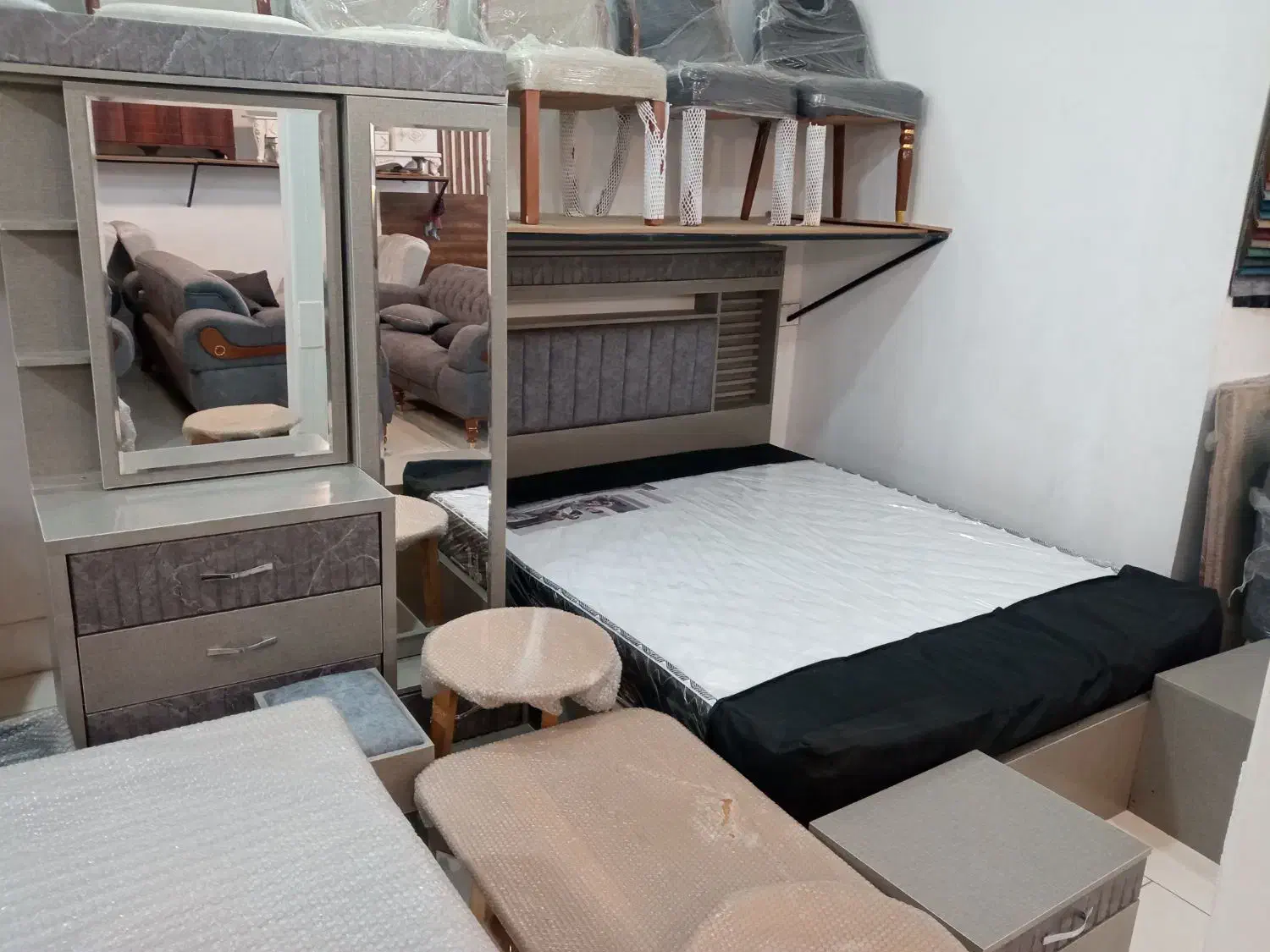 تخت خواب تختخواب سرویس خواب دو نفره|تخت و سرویس خواب|سیرجان, |دیوار