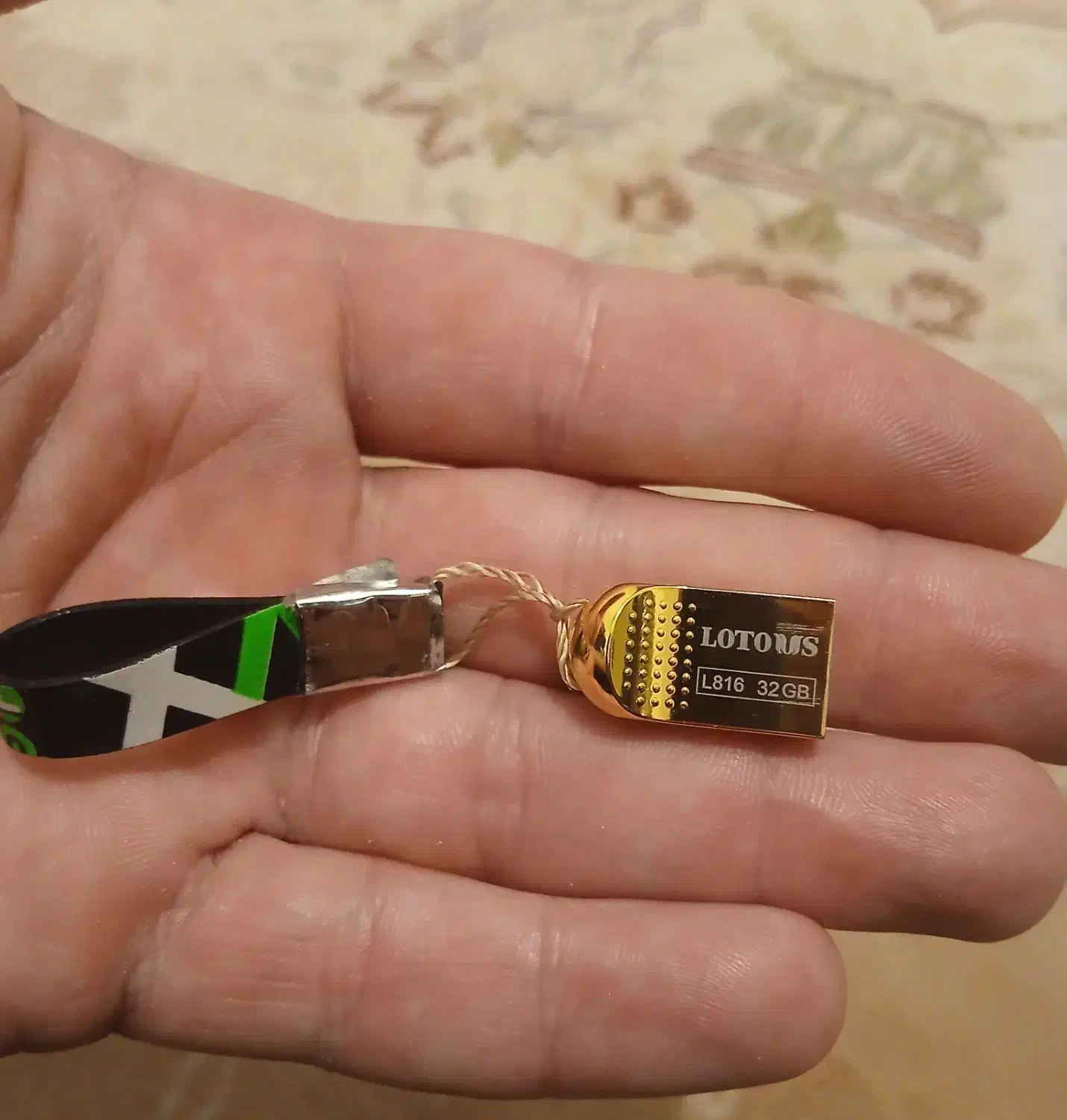 فلش|لوازم جانبی موبایل و تبلت|خرم‌آباد, |دیوار