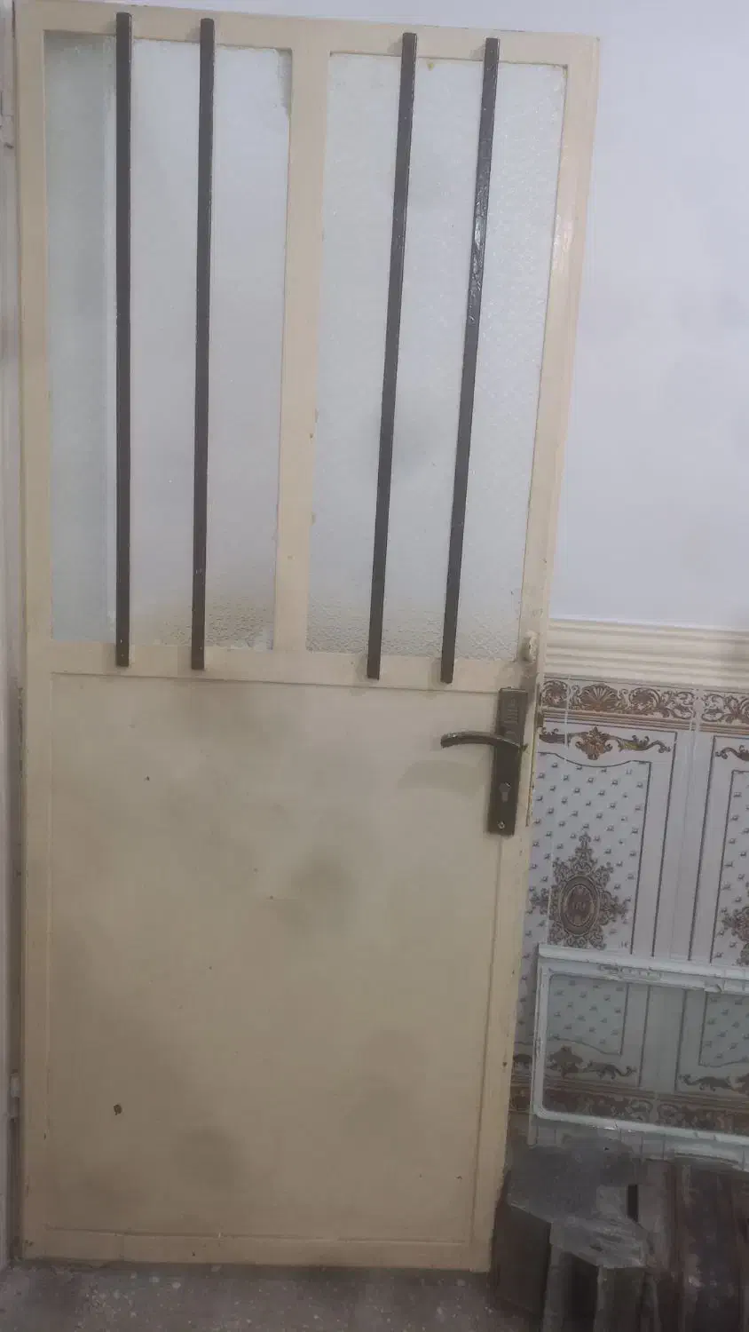 درب آهنی تمیز بدون پوسیدگی|مصالح و تجهیزات ساختمان|اهواز, کوی علوی|دیوار