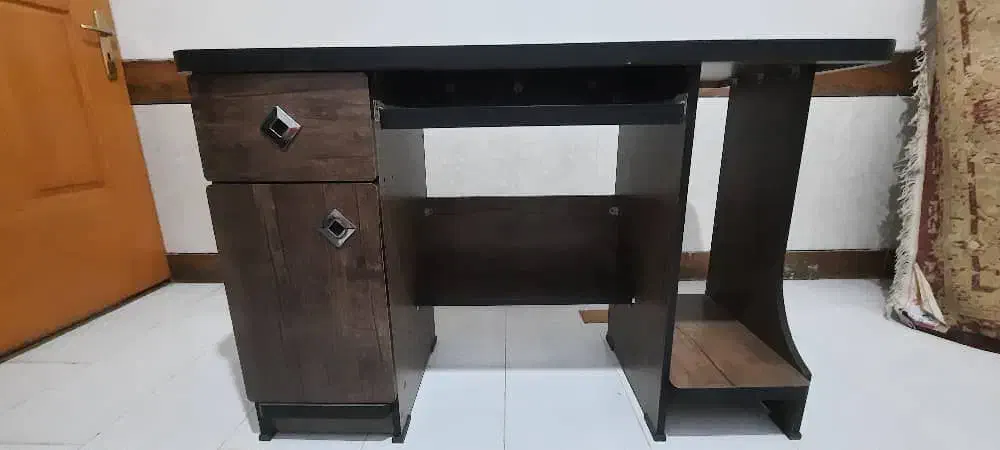 میزکامپوتروصندلی چرخ دار|میز تحریر و کامپیوتر|فلاورجان, |دیوار