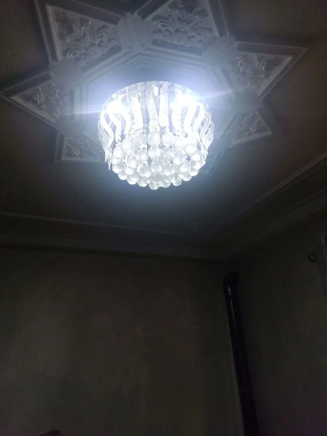 دو عدد لوستر سالم|لوستر و چراغ آویز|رشت, استقامت ۱|دیوار