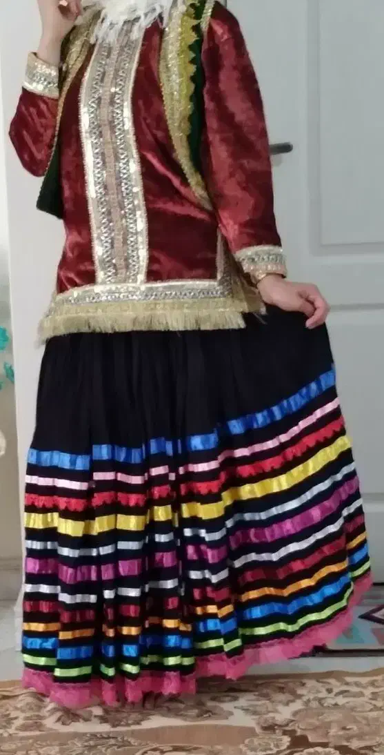 لباس محلی گیلان.نو|لباس|قدس, شهر‌قدس|دیوار