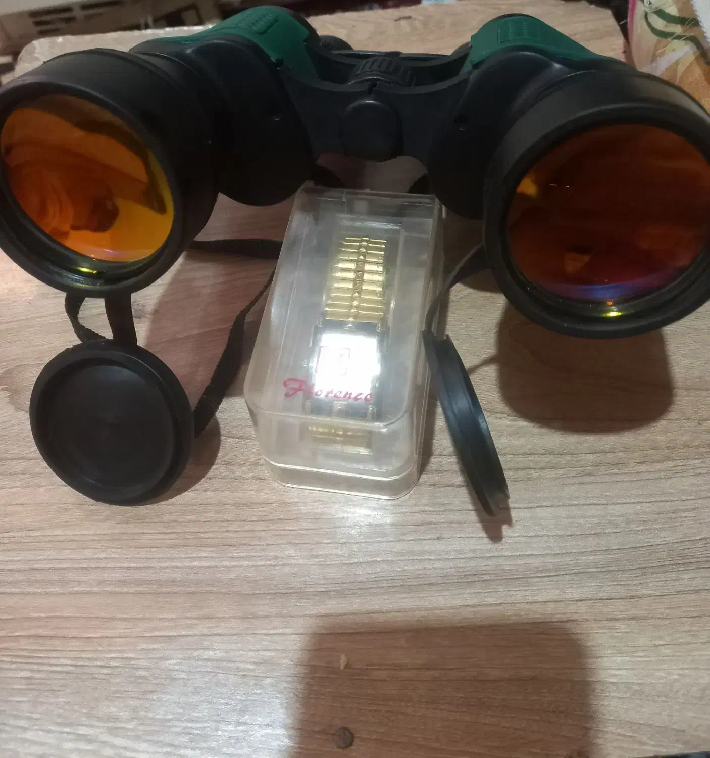 دوربین شکاری - ساعت . کیف چرم|کلکسیون اشیاء عتیقه|بروجن, |دیوار