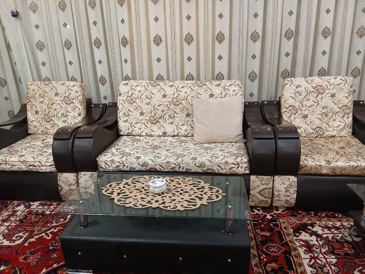 یک دست مبلمان راحتی هفت نفره|مبلمان خانگی و میز عسلی|تبریز, |دیوار