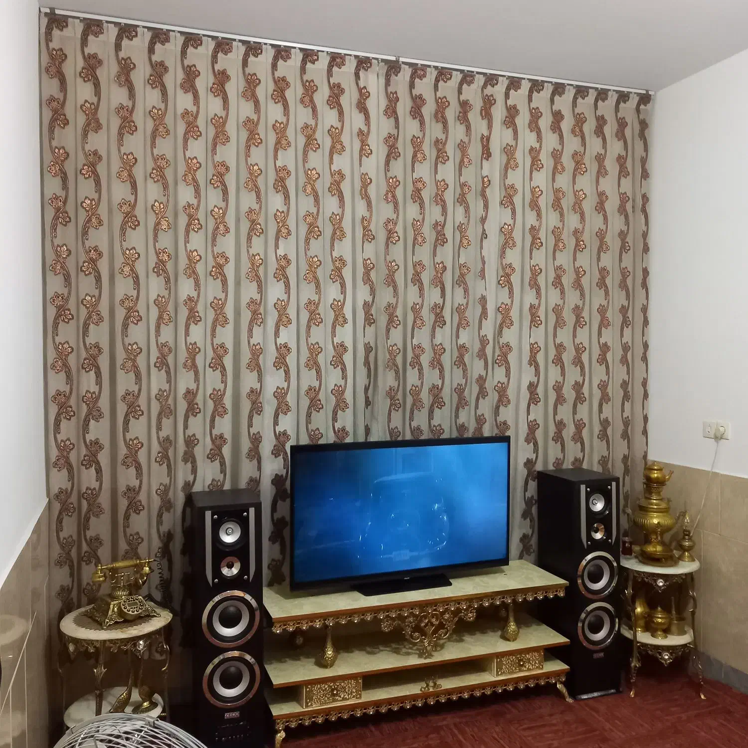پرده پذیرایی سالم   عرض  پرده ۳متر و ارتفاع ۲/۸۰|پرده، رانر، رومیزی|قم, علی آباد سعدگان|دیوار