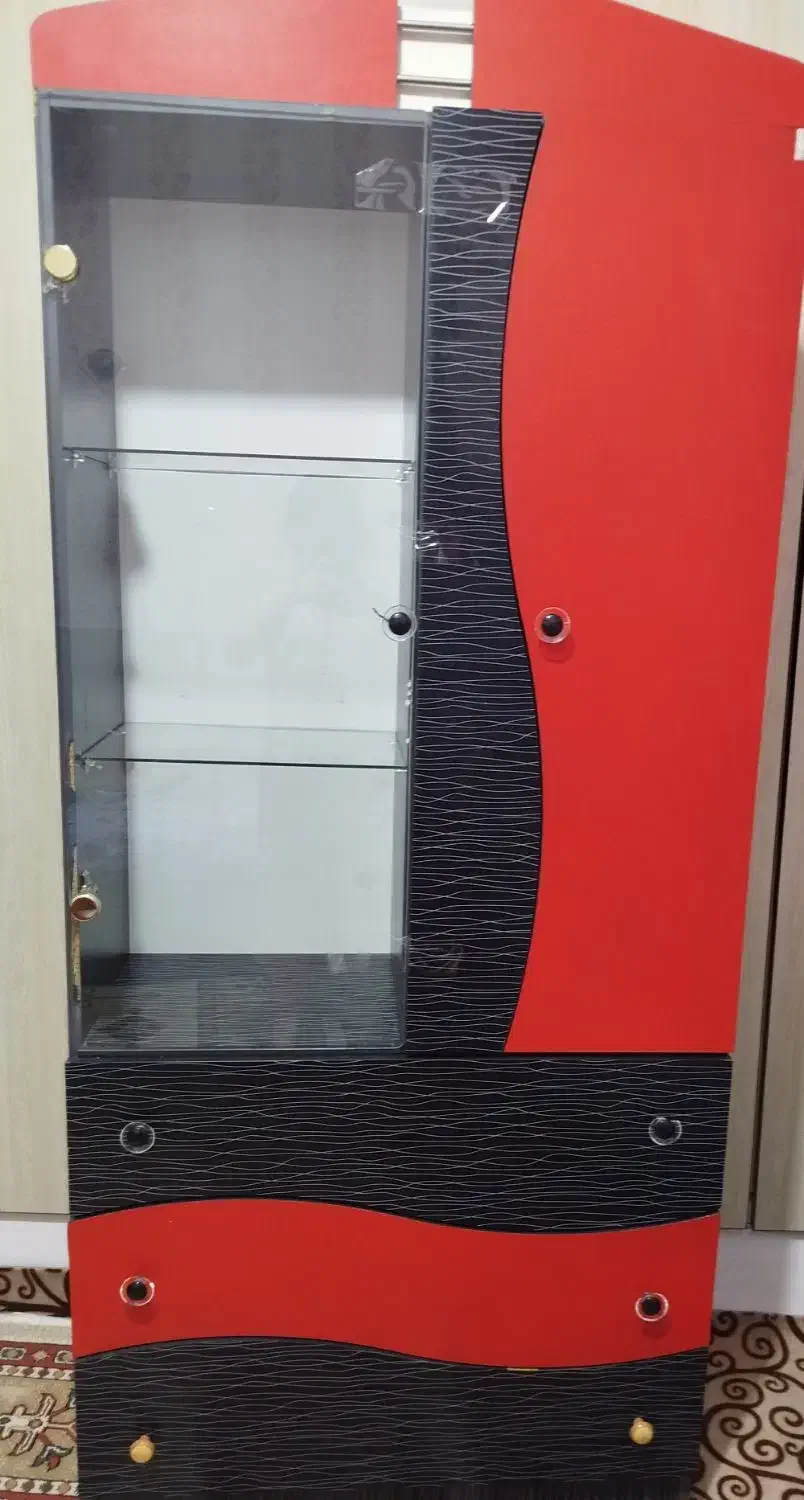 تعدادی لوازم خانه و لباس طور بچه گانه.|حراج|محمدیه-قزوین, |دیوار