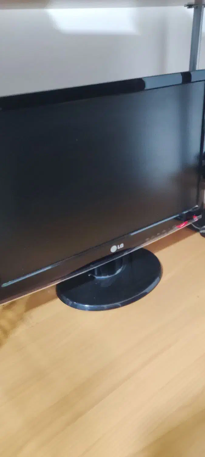 کامپیوتر با تمامی لوازم|رایانه رومیزی|بهنمیر, |دیوار