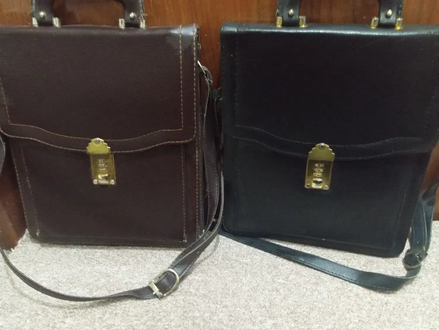 فروش فوری کیف چرمی قفل دار|کیف، کفش، کمربند|لار, |دیوار