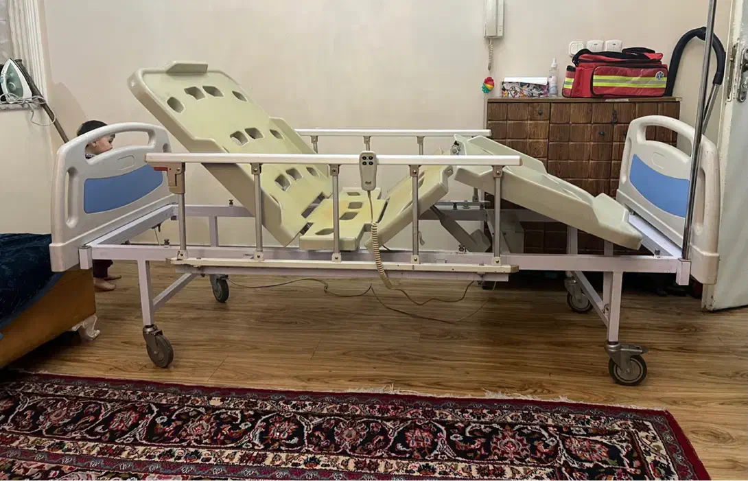 فروش تخت بیمارستانی ۳شکن|آرایشی، بهداشتی، درمانی|تهران, چیذر|دیوار