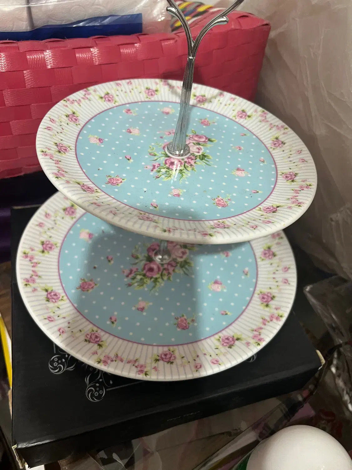 تعدادی ظروف انتیک نو کلکسیونی|کلکسیون اشیاء عتیقه|رشت, استادسرا|دیوار