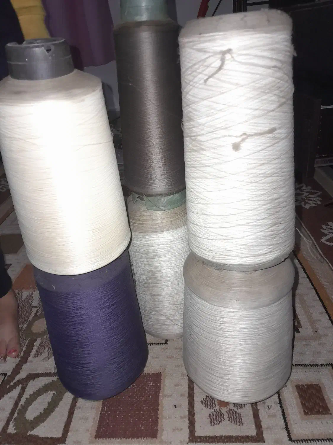 نخ سردوز|لوازم خیاطی و بافتنی|رشت, جماران|دیوار