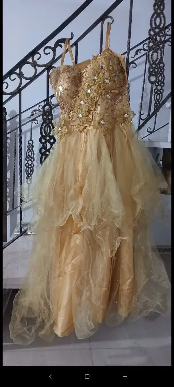 لباس مجلسی|لباس|شهریار, شهرک بهاران (ویره)|دیوار