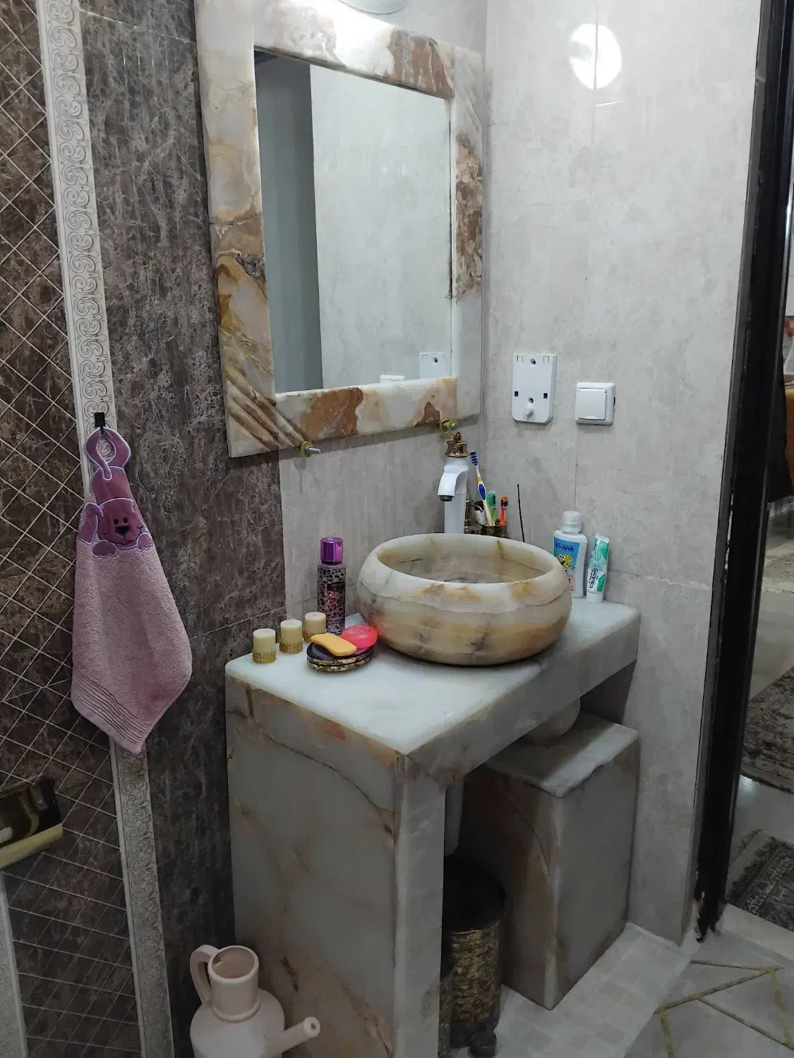 روشویی سنگ مرمر درجه یک|لوازم سرویس بهداشتی|همدان, |دیوار