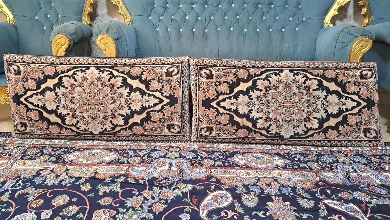 پشتی یک جفت|پشتی|پیشوا, |دیوار