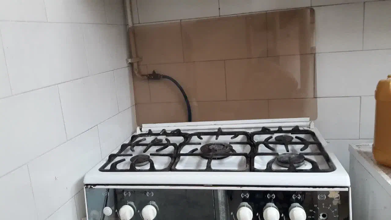 گاز5شعله کم کارخابیده|اجاق گاز و لوازم برقی پخت‌وپز|کاشان, پاقپان|دیوار