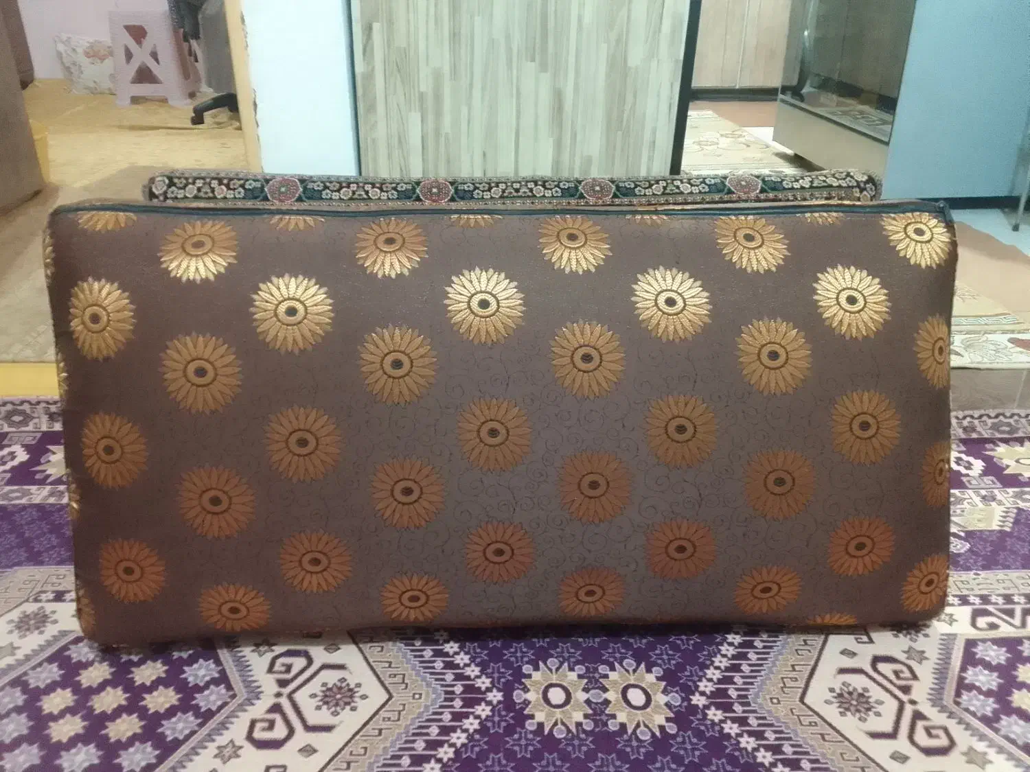 پشتی(۷۰۰شانه)|پشتی|اراک, |دیوار