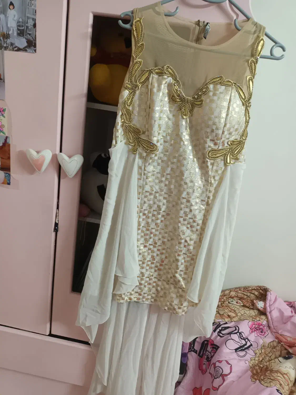 تعدادی لباس مجلسی و شال و کلاه|لباس|پردیس, فاز ۸|دیوار