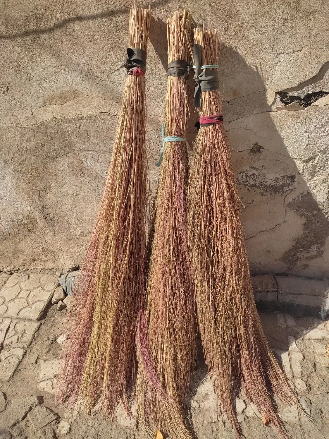 جارو محلی|لوازم نظافت|خمین, |دیوار