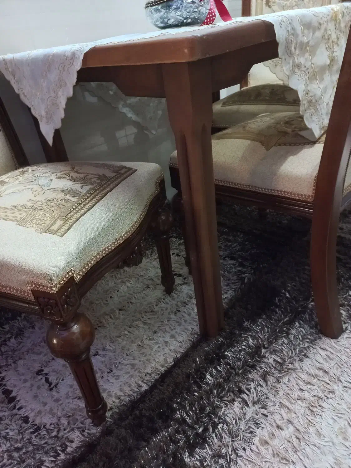 میز نهار خوری دو نفره سالم و تمیز|میز و صندلی غذاخوری|قم, زنبیل آباد|دیوار