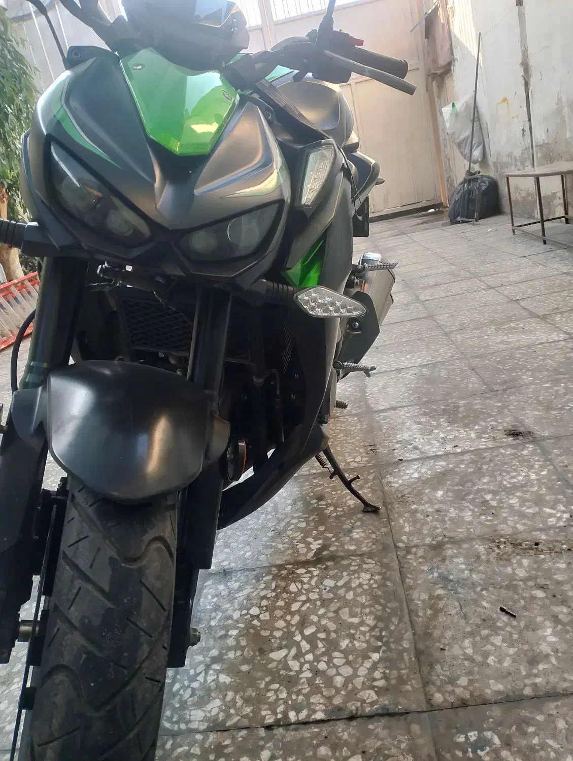 هایپرو 1400|موتورسیکلت|قم, زاویه|دیوار