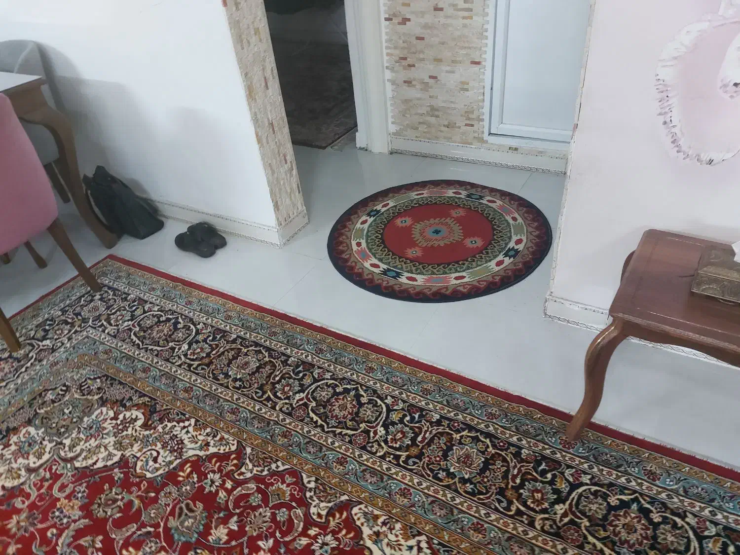 فرش دوازده و نه متری همراه کناره|فرش|چمستان, |دیوار