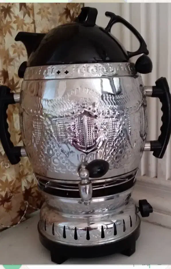 سماور گازی ۶ لیترجنس ۱۰ سال قبل|سماور، چای‌ساز، قهوه‌ساز|زاهدان, |دیوار