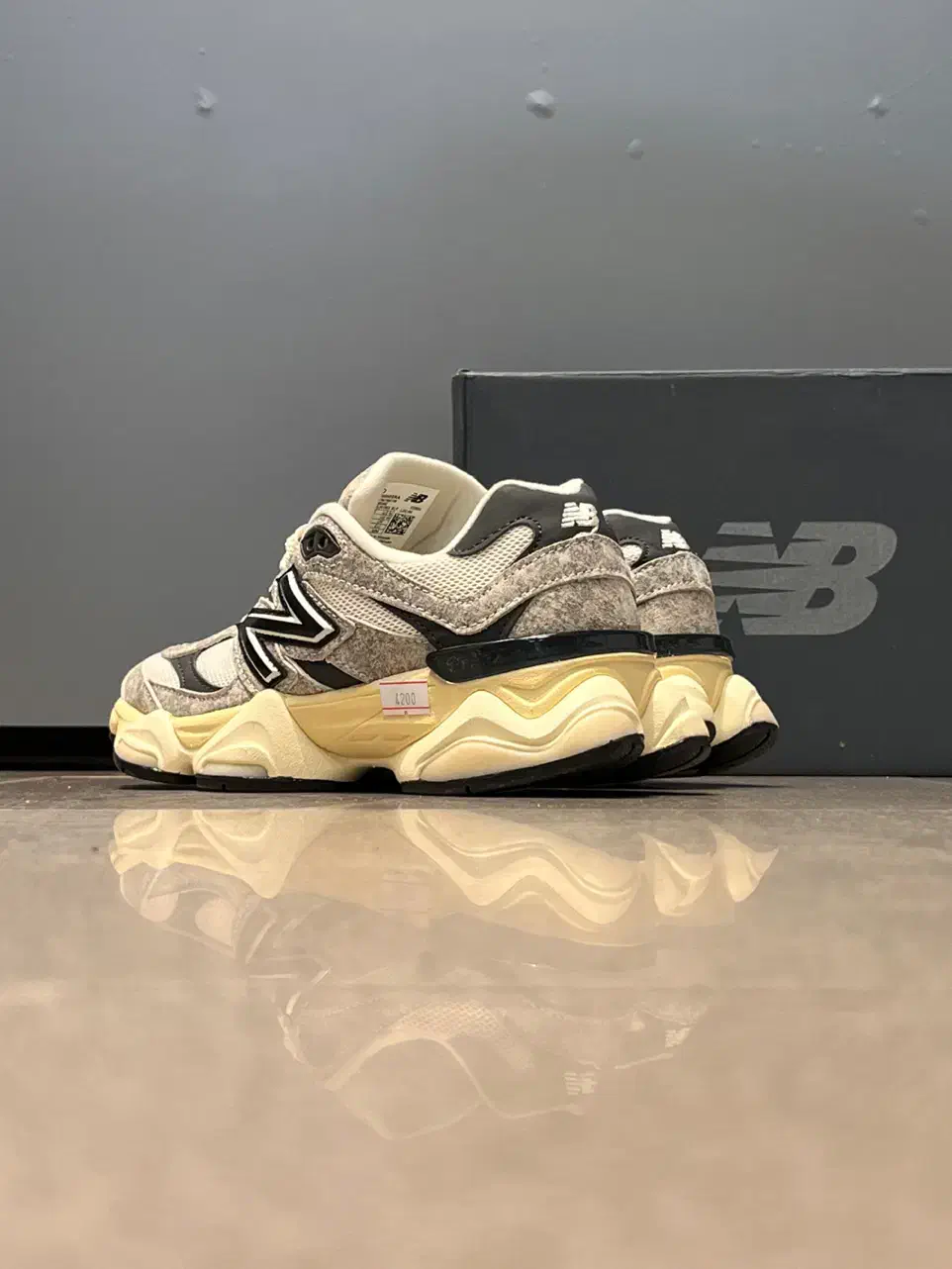 کتونی نیوبالانس ۹۰۶۰ سایز زیر ۴۰|کیف، کفش، کمربند|تهران, باشگاه نفت|دیوار