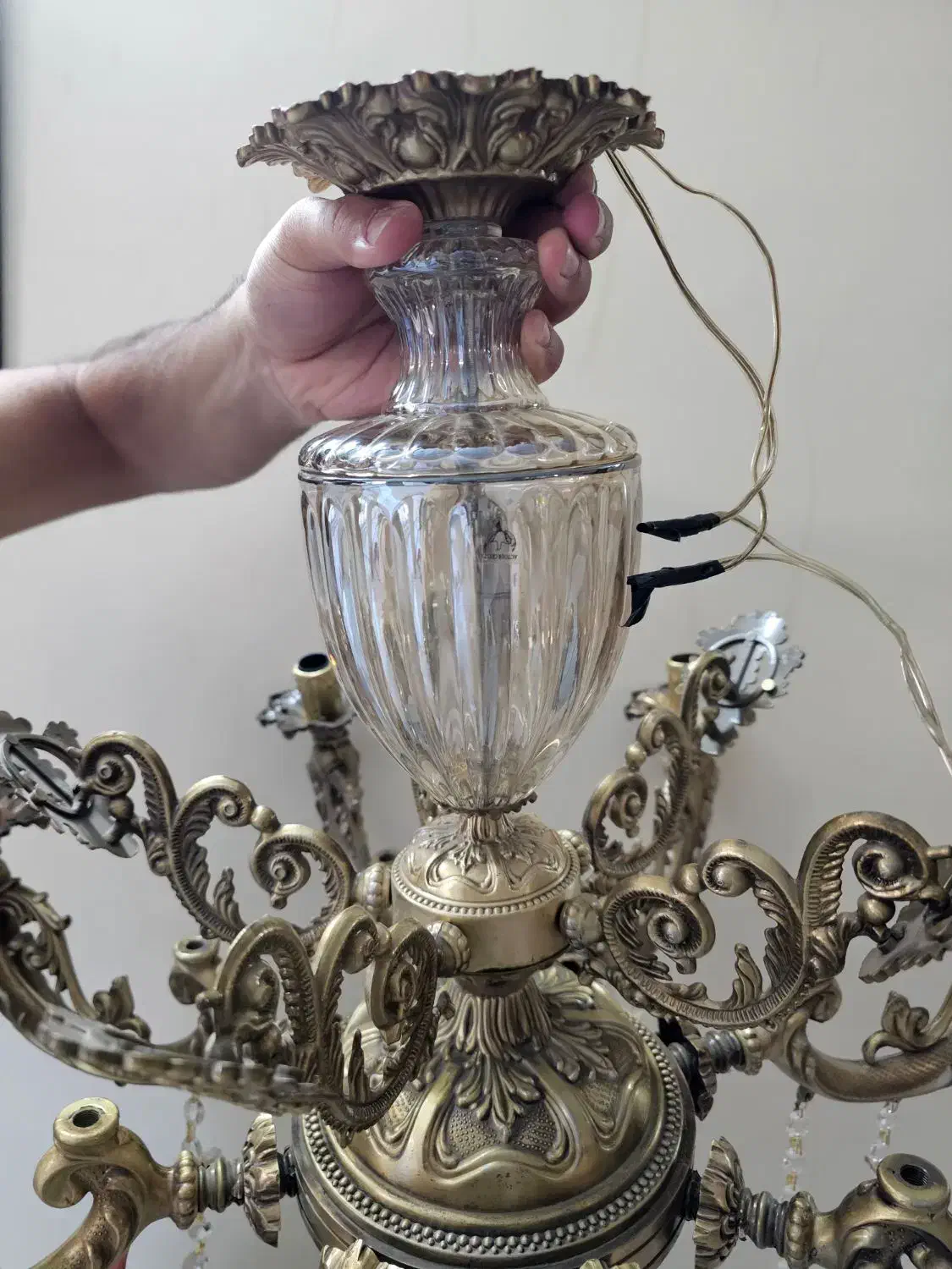فروش یک لوستر  کارکرده ولی سالم  به قیمت مناسب|لوستر و چراغ آویز|اصفهان, خانه اصفهان|دیوار