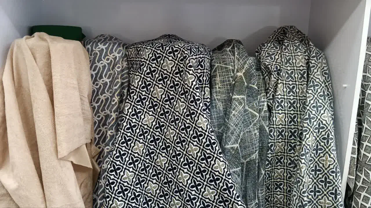 پارچه بالش کنار سالنی|رختخواب، بالش، پتو|قم, تعویض پلاک|دیوار