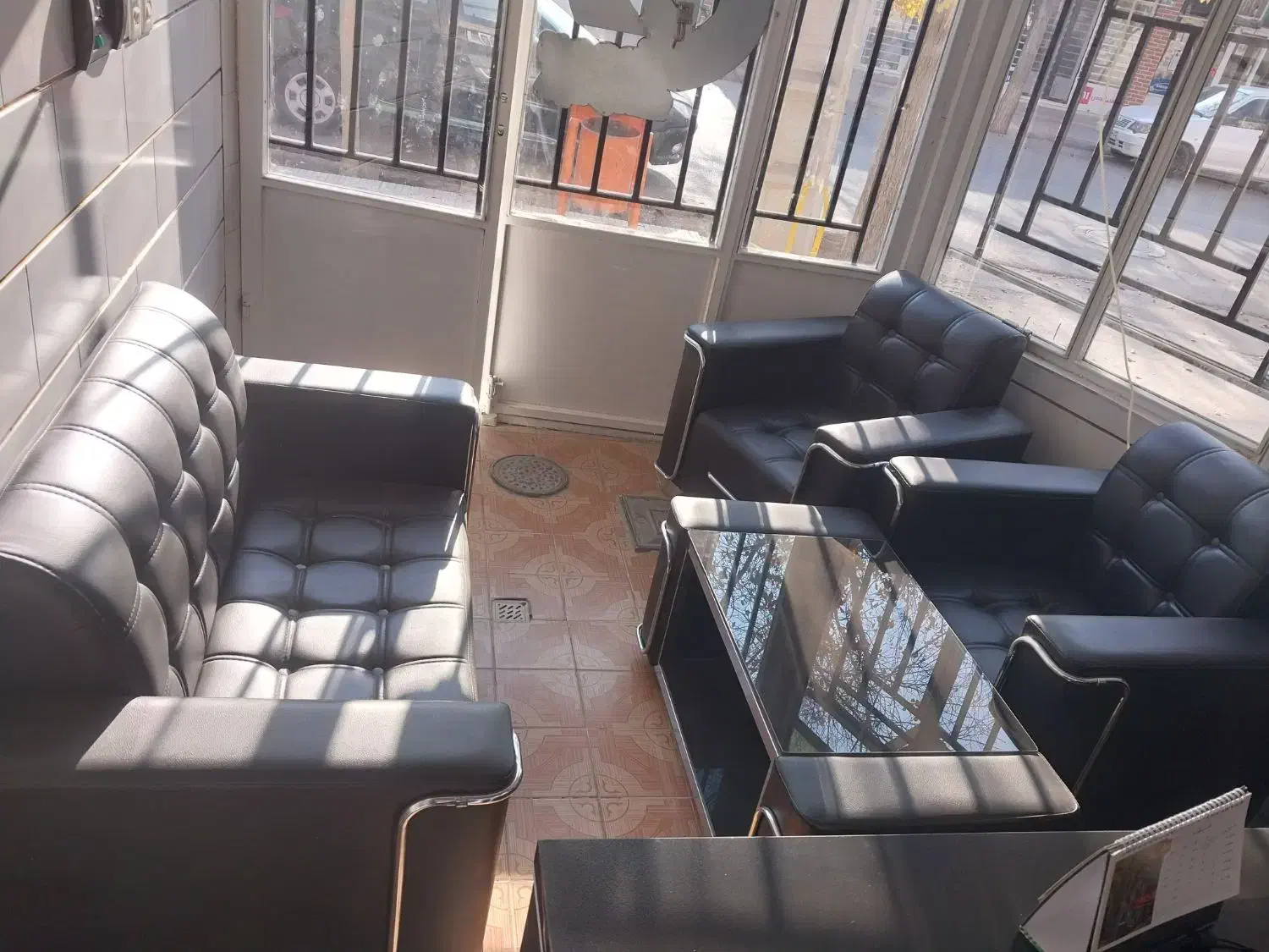 میز و صندلی مدیریتی و نیمست مبل اداری|مبلمان اداری|ورزنه, |دیوار