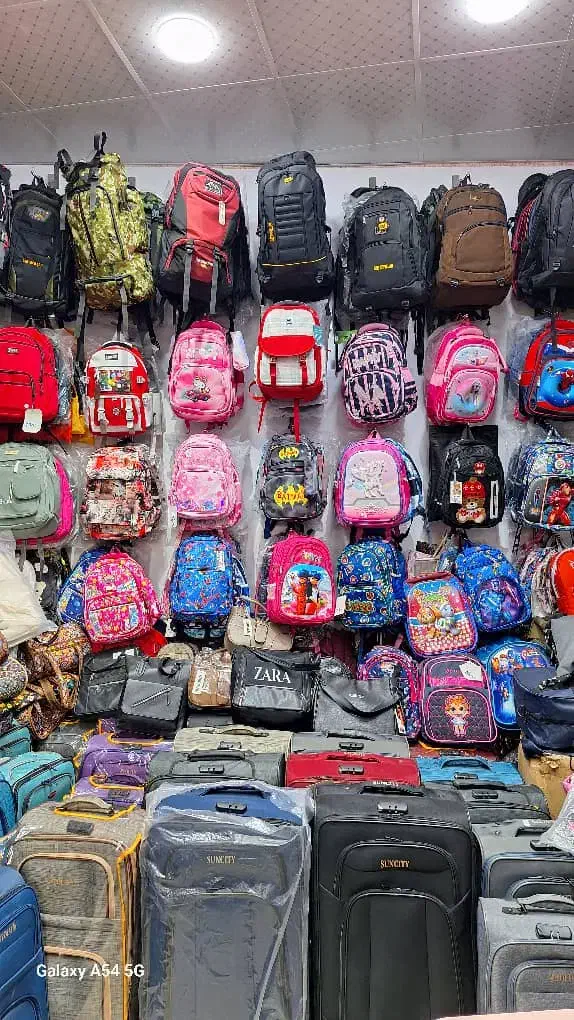 کیف مدارسی|کیف، کفش، کمربند|یاسوج, |دیوار