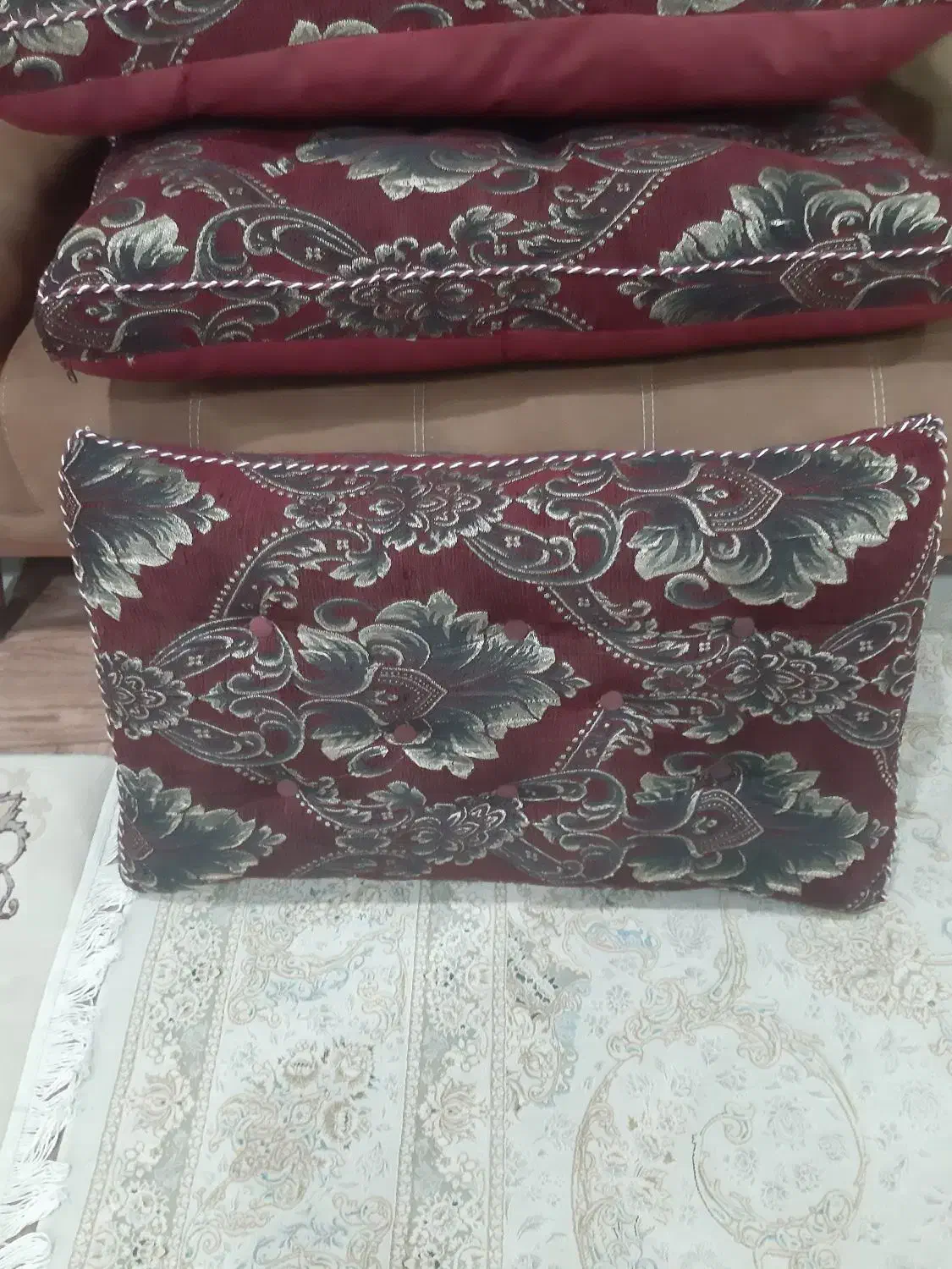 پشتی ترمه نو نو محکم و سنگین|پشتی|شیراز, فرگاز|دیوار