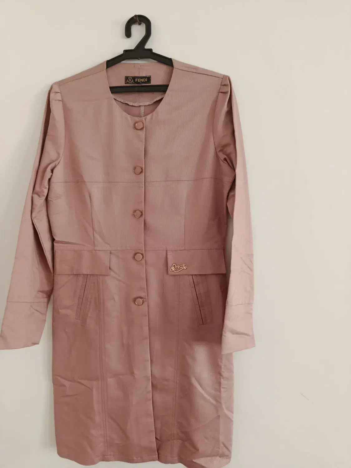 مانتو نو|لباس|سلماس, |دیوار